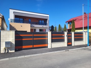 porti autoportante din aluminiu